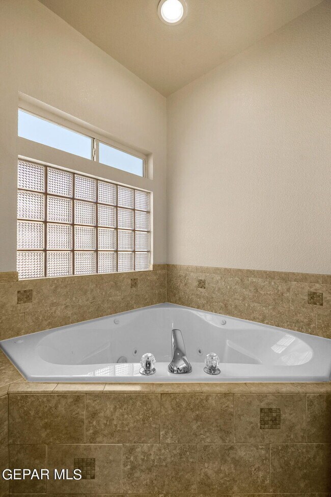 Building Photo - 6121 Byron St