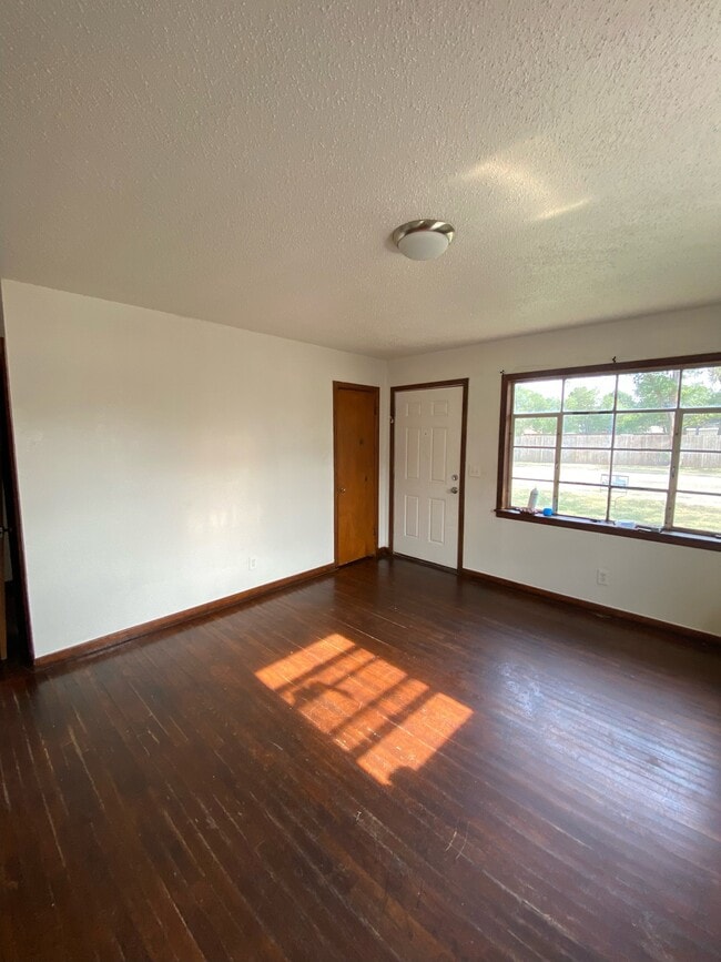 Building Photo - 4216 Garland Ave