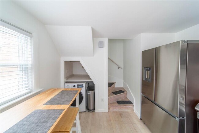 Building Photo - 85 Water St