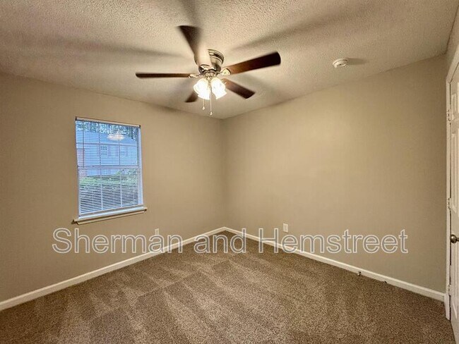 Building Photo - 308 Commons Dr