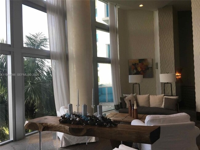 Building Photo - 2641 N Flamingo Rd