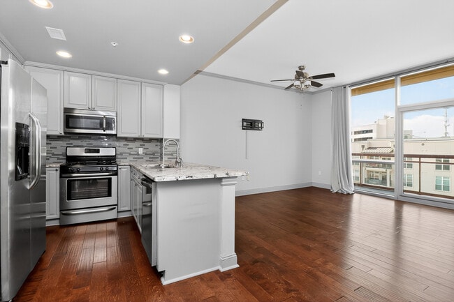 Building Photo - 315 Arlington Ave