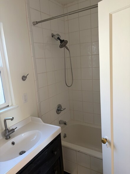 Building Photo - 1237 25th St