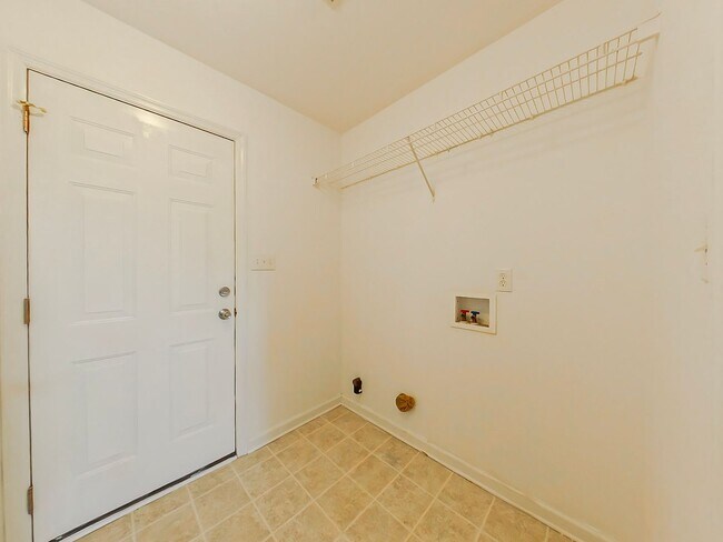 Building Photo - Grovetown Home!