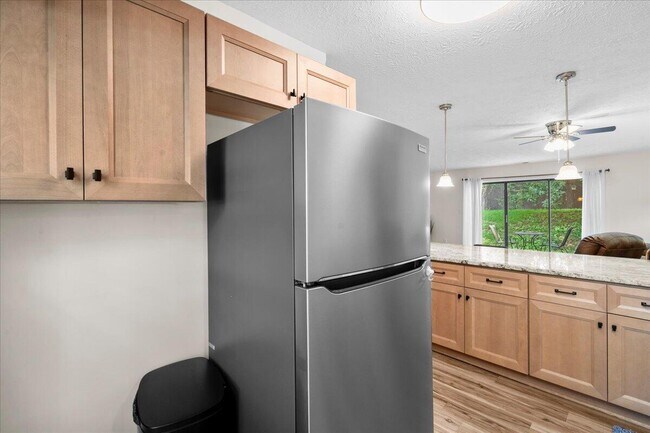 Building Photo - 771 Spring Meadows Dr