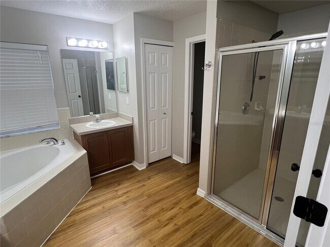 Building Photo - 1063 Bluegrass Dr