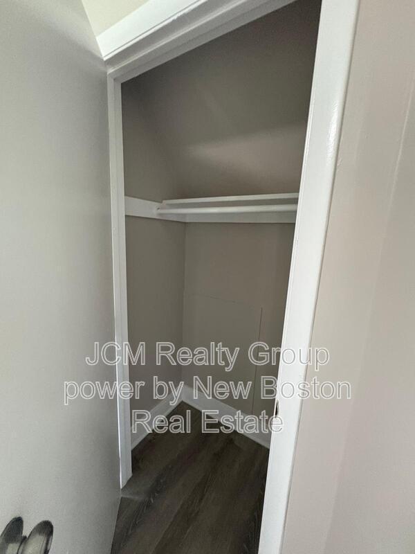 Building Photo - 3 Sunderland St