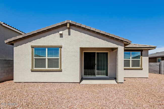 Building Photo - 17857 W Pinnacle Vista Dr