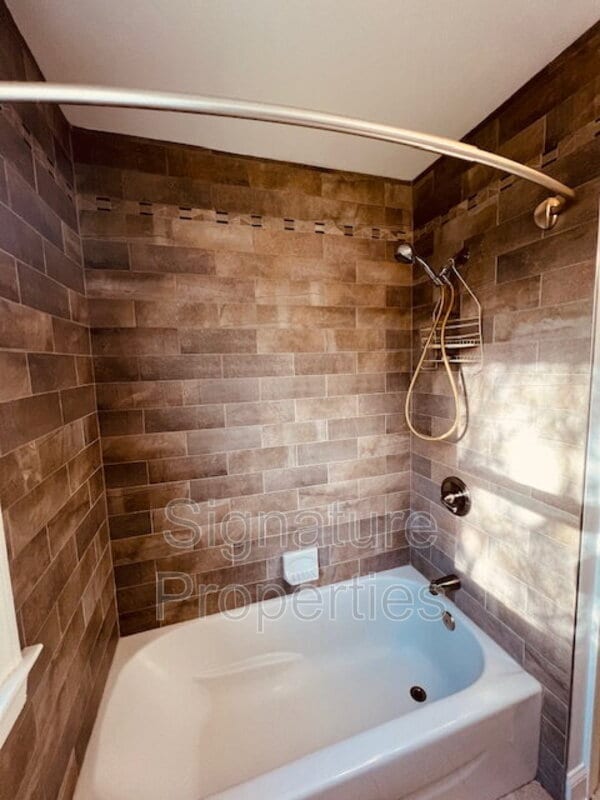 Building Photo - 936 Weaver Ave