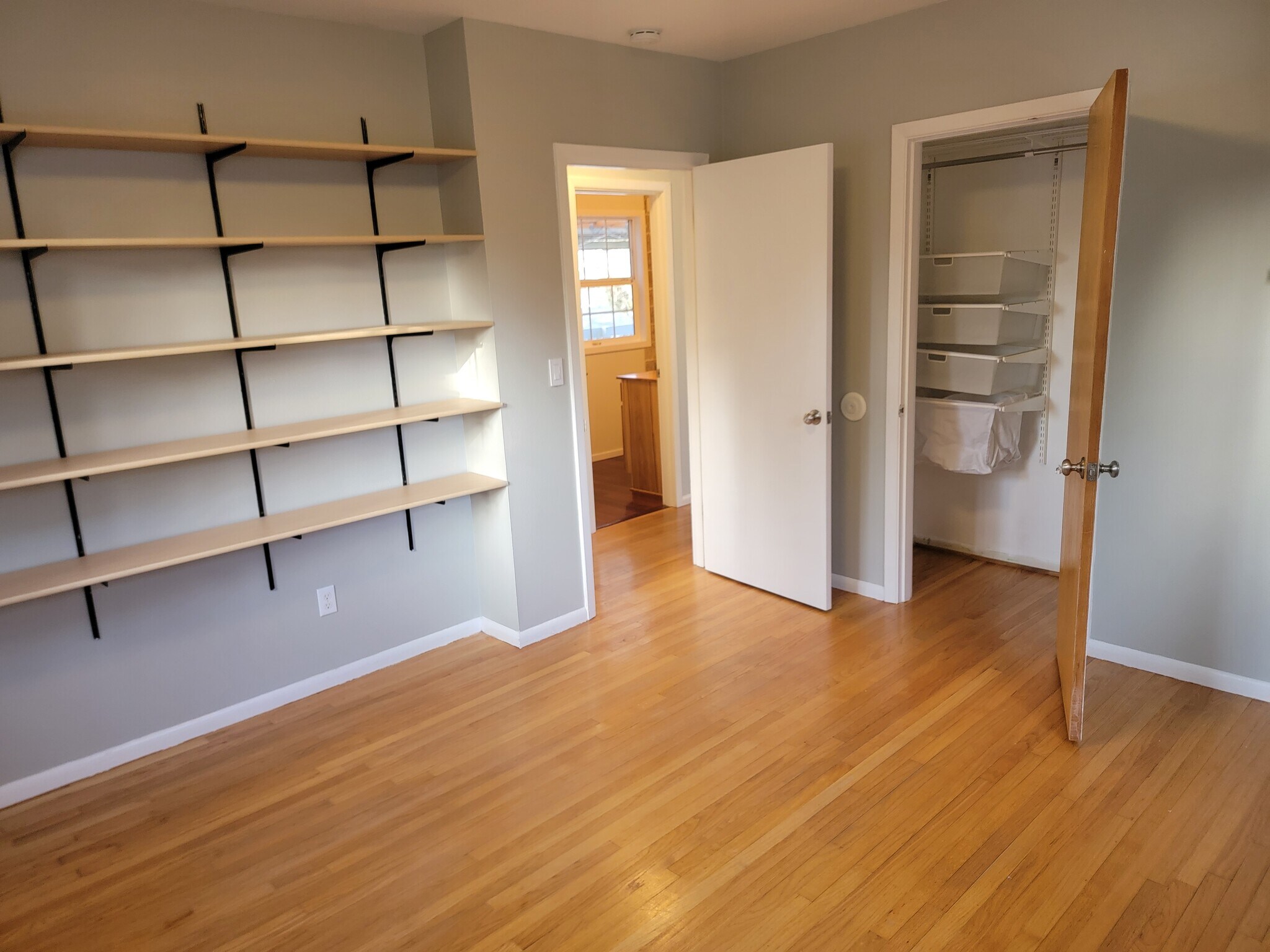 Building Photo - 8385 SW Avery St