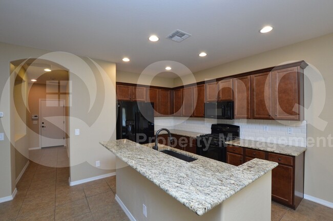 Building Photo - 40937 N Linden St