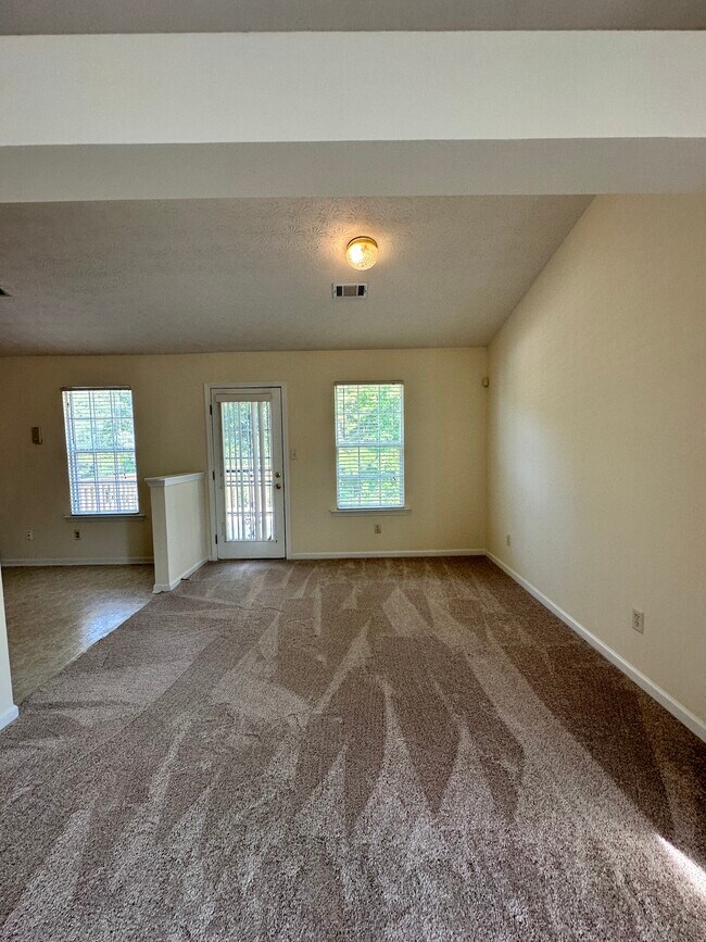 Building Photo - 5724 Rockingwood Dr