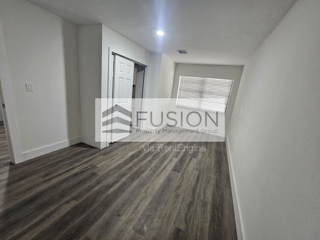 Building Photo - 1730 Acapulco Dr