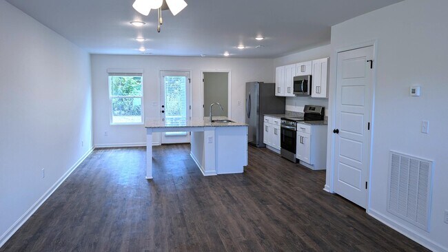 Building Photo - 1109 Downy Dr