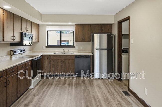 Building Photo - 2409 Heritage Dr