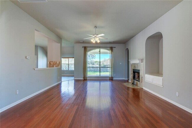 Building Photo - 120 Abbey Dr