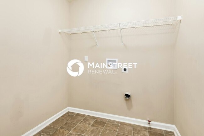 Building Photo - 4 Bedroom Pet-Friendly Home in Atlanta, GA with Main Street Renewal