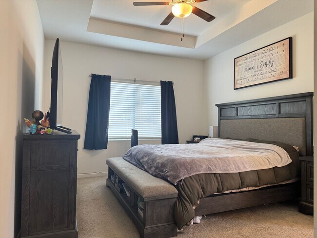 Building Photo - 1914 Hummingbird Dr