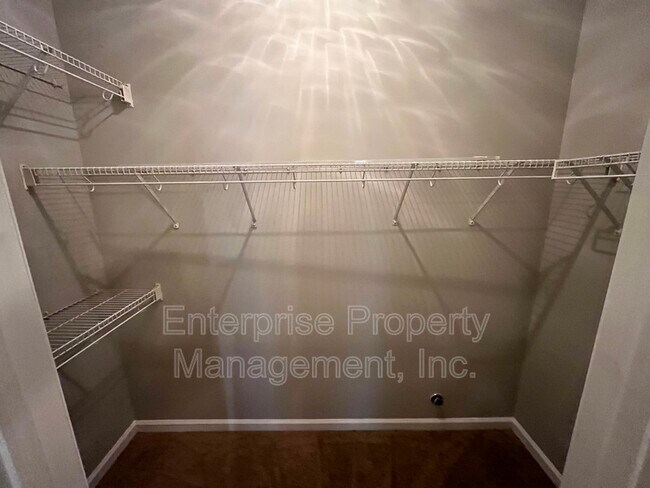 Building Photo - 10178 Sterling Ridge Dr