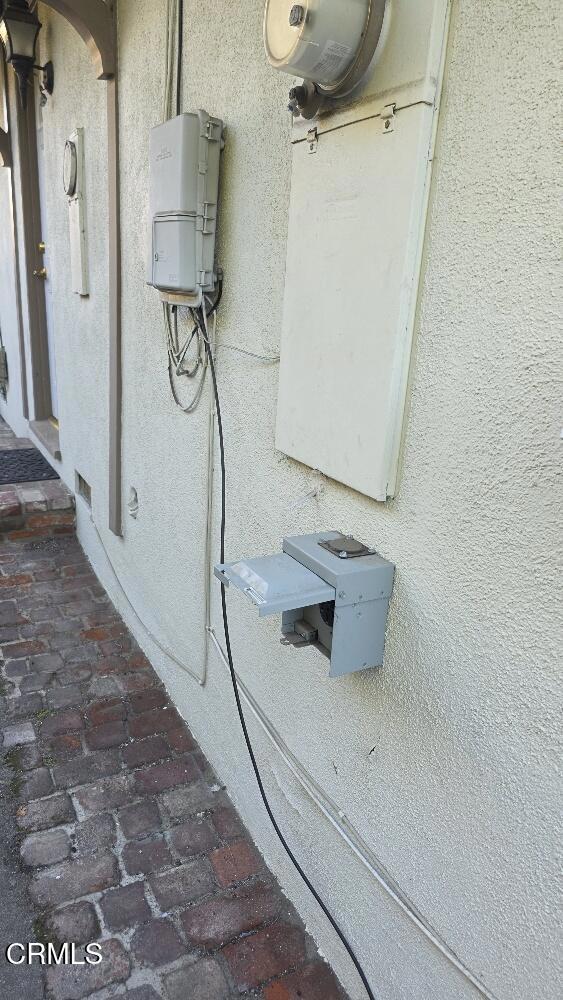 Building Photo - 420 Leda Ln