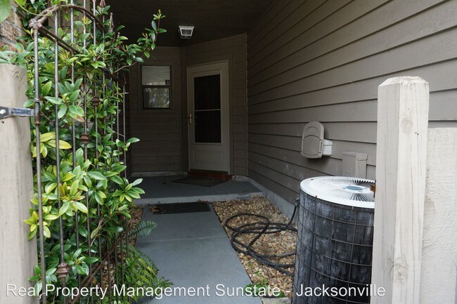 Building Photo - 2 br, 1.5 bath House - 4215 Polo Court