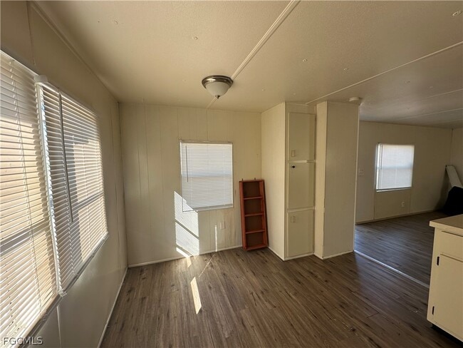 Building Photo - 8085 Tolles Dr