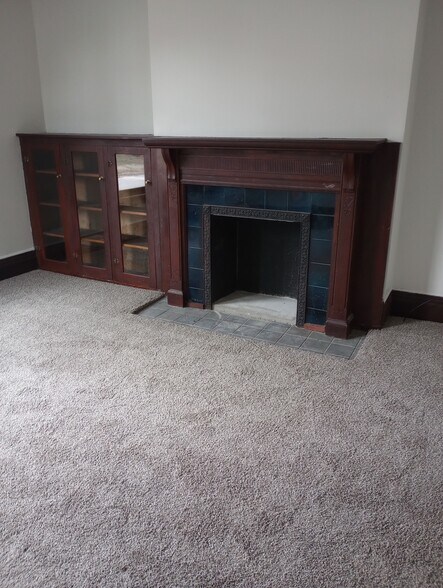 Building Photo - 362 W Gray St