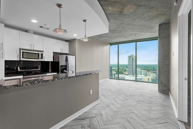 Building Photo - Uptown Condo with AMAZING VIEW!