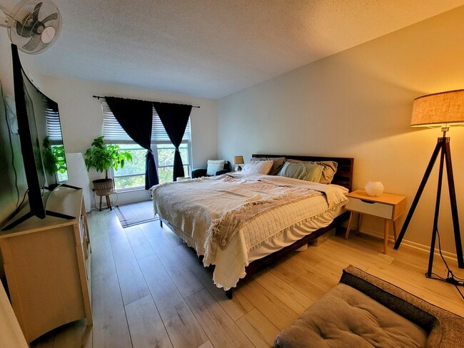 Building Photo - 6450 Wright St