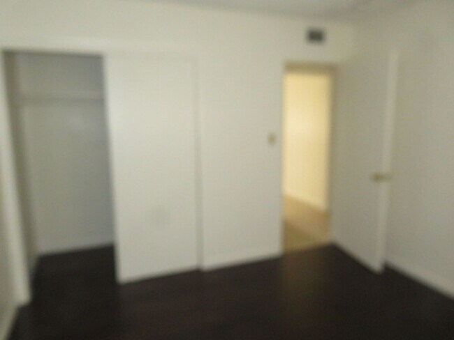 Building Photo - 2 Bedroom/1 Bath Apartment in Northern Oil...