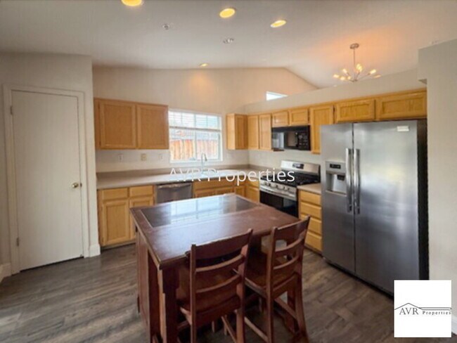 Building Photo - Beautiful Livermore home with luxury gazeb...