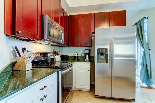Building Photo - 1421 Beach Club Ln