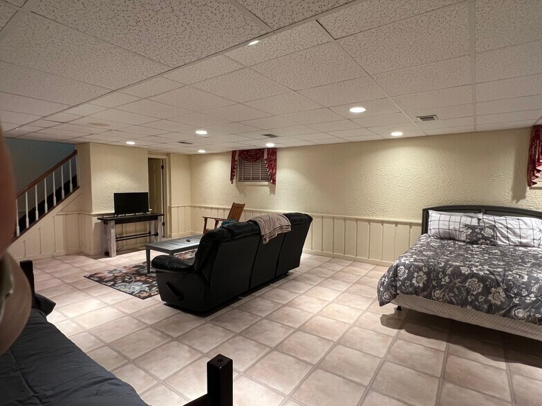 Building Photo - 1200 36th Ave