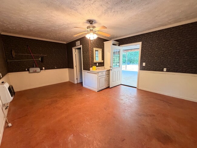 Building Photo - 505 Waterway Dr
