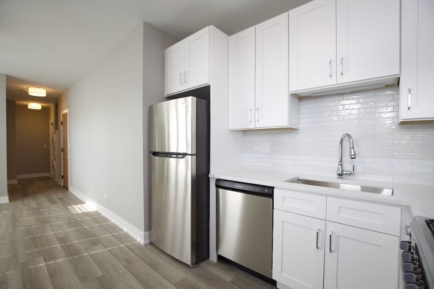 Building Photo - 3843 N Janssen Ave