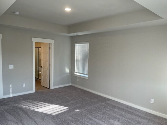 Building Photo - Stunner in Murfreesboro