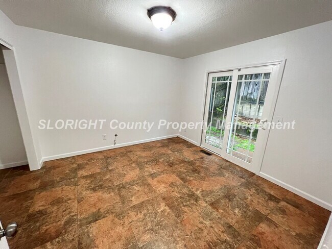 Building Photo - AVAILABLE MAY - Updated Home in Atascadero - 3 Bedroom / 2 Bathroom