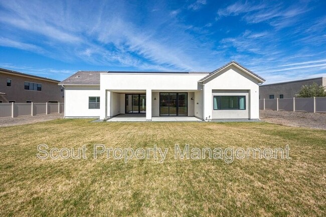 Building Photo - 32195 Daybrook Ter