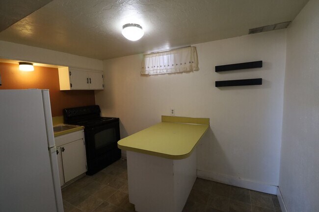 Building Photo - TFH SF Duplex