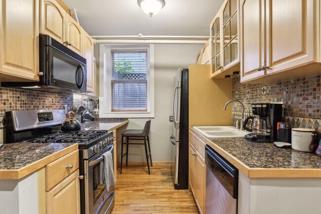 Building Photo - 3006 W 44th St