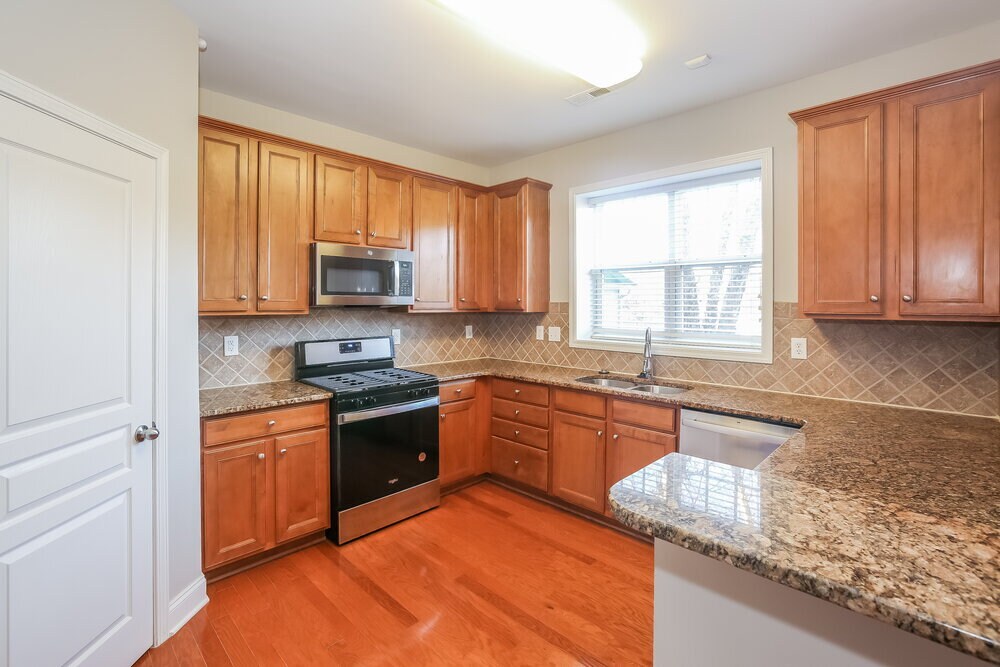 Building Photo - 15513 Crossing Gate Dr