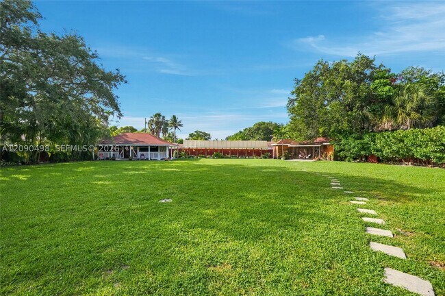 Building Photo - 15425 N Miami Ave