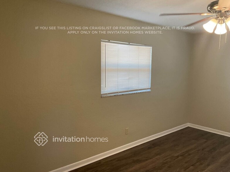 Building Photo - 2225 14th Ave SW