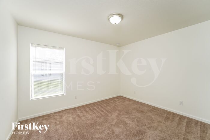 Building Photo - 1481 SW Kamchatka Ave
