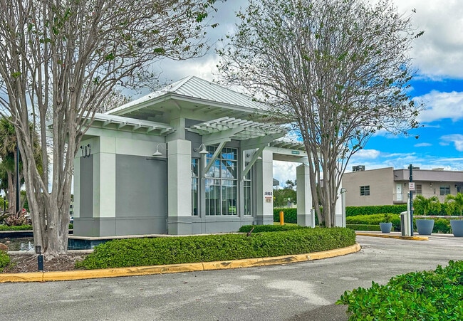 Building Photo - 864 Normandy R