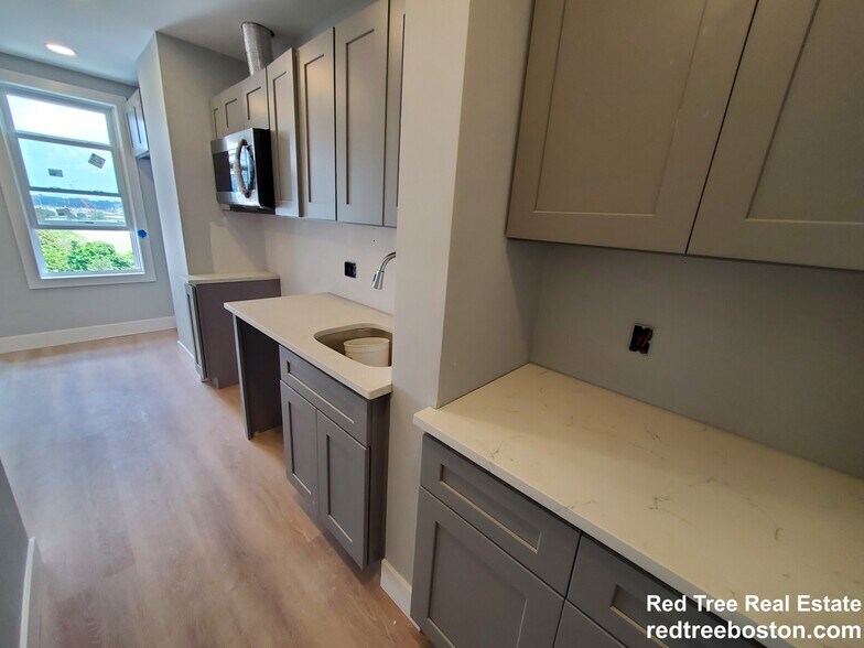 Building Photo - 31 Faywood Ave