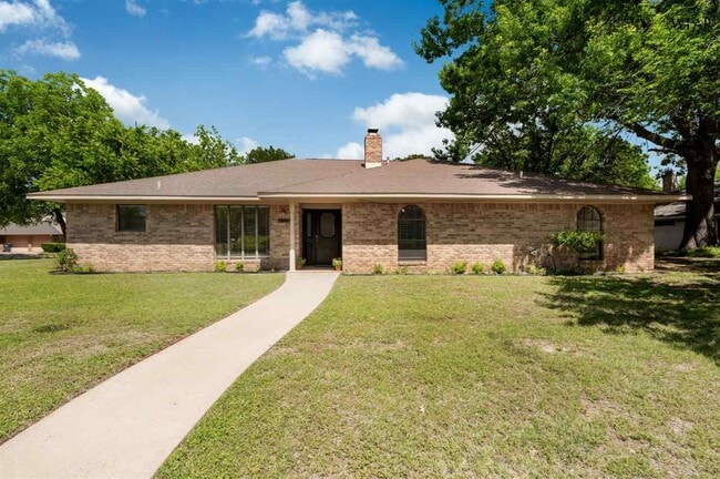 Primary Photo - 4301 Shady Ln