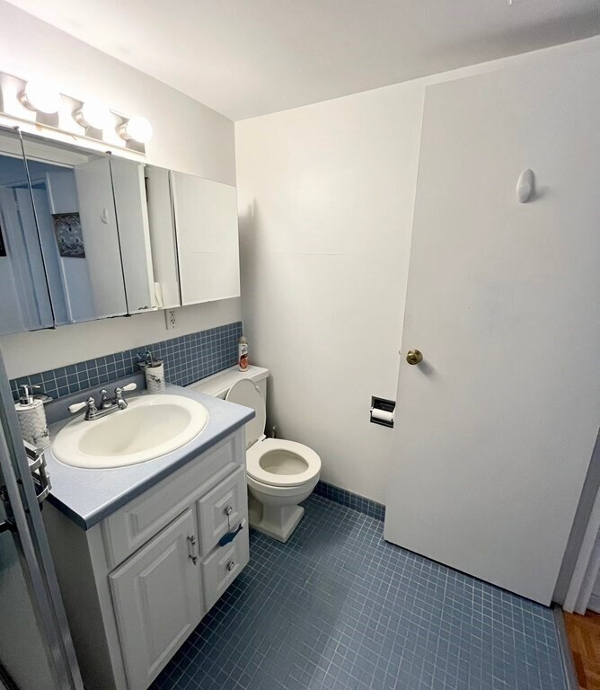 Building Photo - 19 Winchester St