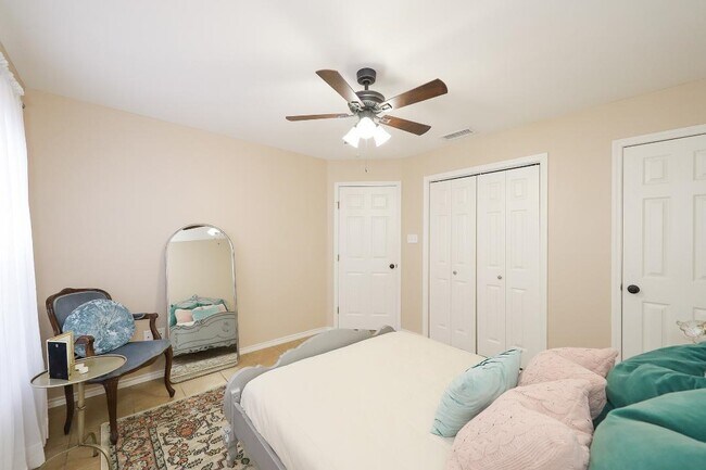 Building Photo - 2918 Garfield St