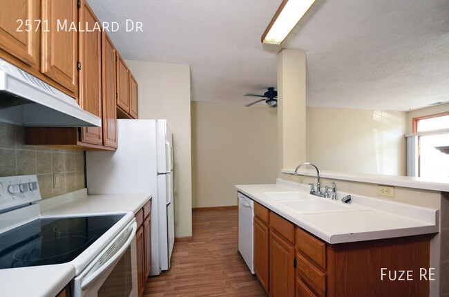 Building Photo - 2571 Mallard Dr